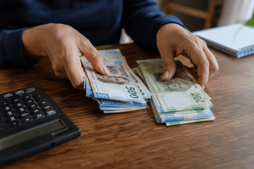 Aguinaldo o bono con deudas pendientes